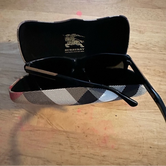 Vintage Burberry Sunglasses With Case Preowned very good condition main image 6